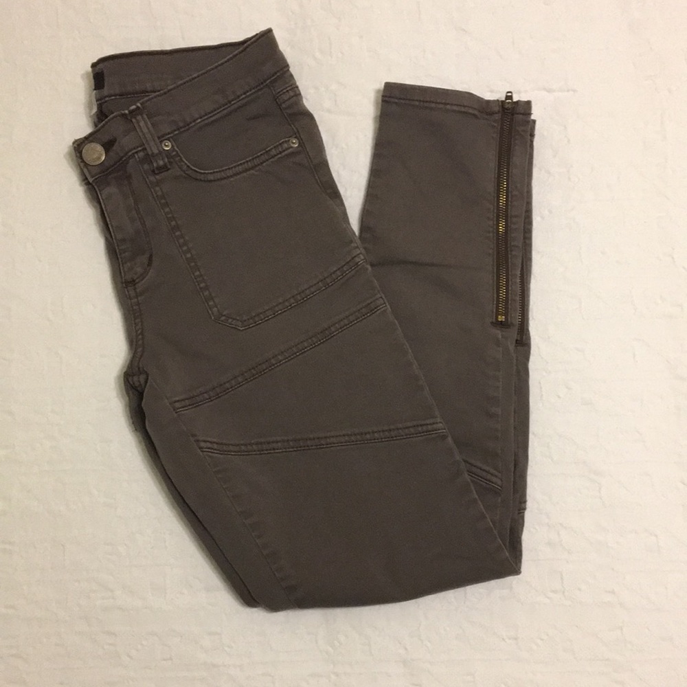 BDG jeans ~ purple/grey
